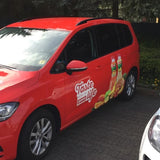 Aufkleber Polymer 3D weiß – Roter Van mit großflächiger Obst- und Getränke-Werbung, seitliche Vollfolierung in Wiesbaden von City Medien Einkaufswelt für Partner günstig kaufen, drucken lassen, online preiswert bestellen – Autoaufkleber, Fahrzeugwerbung