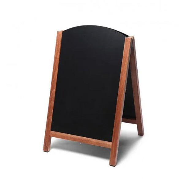 Kundenstopper Kreidetafel gebogen in Hellbraun/Teak, beidseitige Schreibfläche, Format 55 × 85 cm, ohne Druck – A-Board aus Holz bei City Medien Einkaufswelt für Partner in Wiesbaden