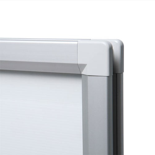 Detailansicht: WINDTALKER® Klapprahmen mit stoßfesten Ecken, witterungsbeständiger Aluminiumrahmen – Kundenstopper ohne Druck, City Medien Einkaufswelt für Partner Wiesbaden
