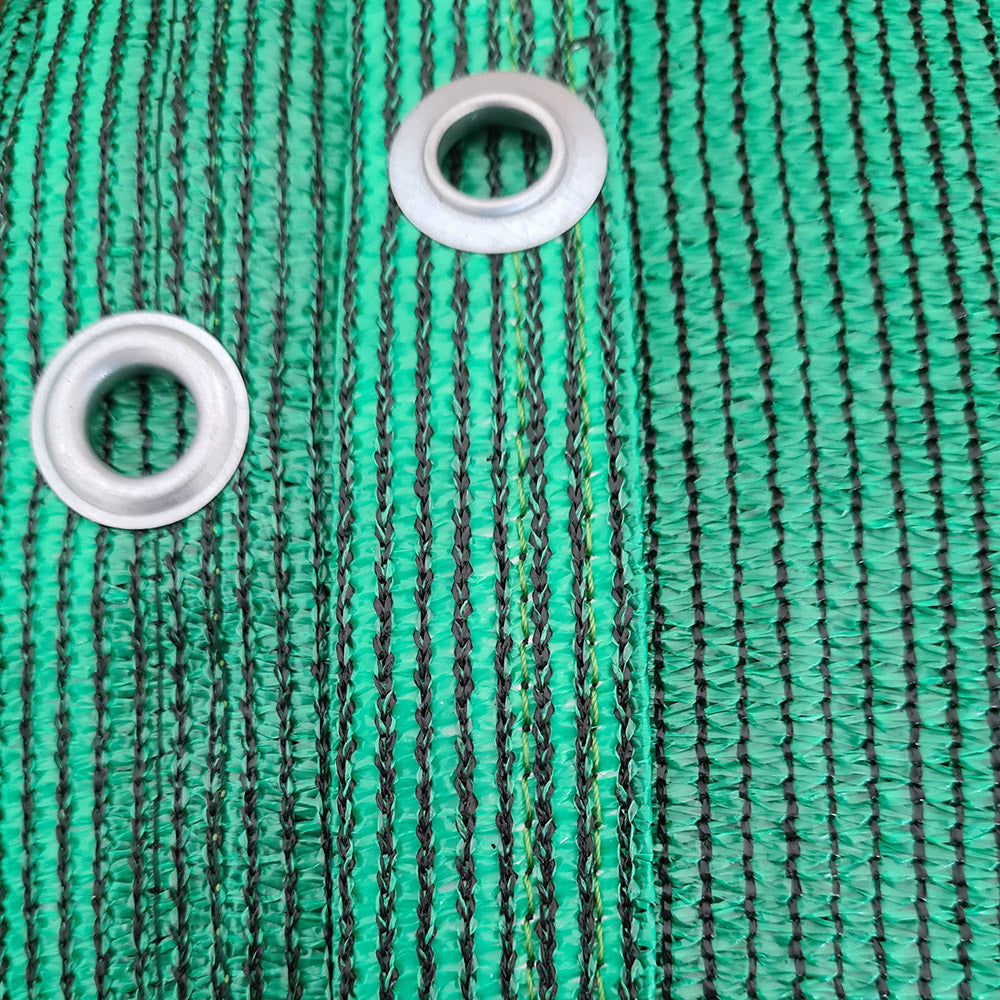 Tennisblende Klassiker 12 x 2 m – Nahaufnahme robustes Netzgewebe mit eingesetzten Metallösen, ideal für Befestigung am Zaun in Wiesbaden von City Medien Einkaufswelt für Partner günstig kaufen, drucken lassen, online preiswert bestellen – Tennisblenden, Sichtschutz, Sportwerbung