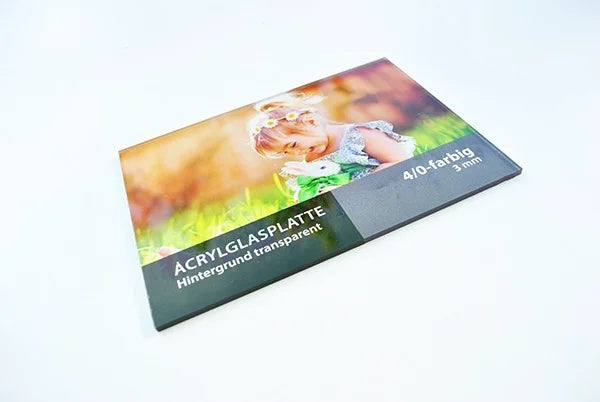 Acrylglasplatte 3 mm – farbig bedruckt mit Foto-Motiv, transparente Oberfläche in perspektivischer Ansicht in Wiesbaden von City Medien Einkaufswelt für Partner günstig kaufen, drucken lassen, online preiswert bestellen – Werbeschilder, Dekoplatten, Acrylglasdruck