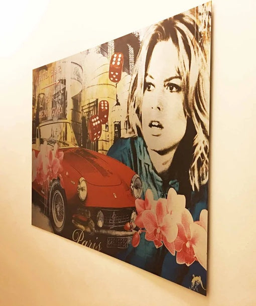 Butlerfinish Aluverbundplatte – gebürstete Oberfläche mit farbigem Kunstdruck, Seitenansicht an Wand montiert in Wiesbaden von City Medien Einkaufswelt für Partner günstig kaufen, drucken lassen, online preiswert bestellen – Wandbilder, Kunstdrucke, Designplatten