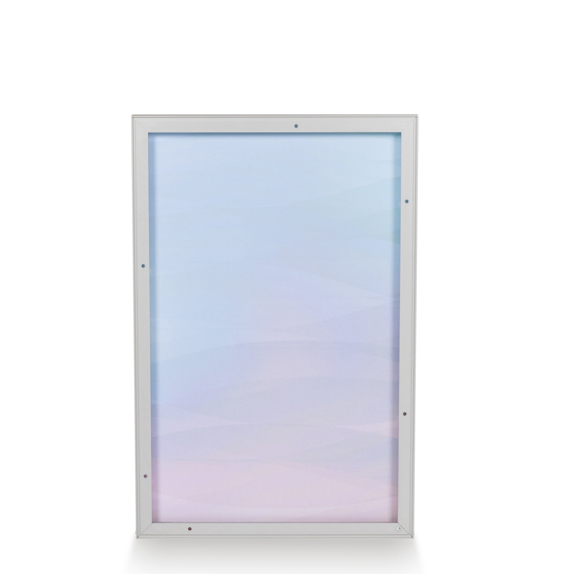 Rückansicht eines Textil-Spannrahmens, Rechteckiger Aluminiumrahmen im Hochformat, leicht transparente Rückseite des Textildrucks, Mehrere kleine Befestigungspunkte am Rahmen, Gehrungsecken im Aluminiumprofil erkennbar, Bild zeigt Rückseite, Rahmenaufbau und Befestigungsmöglichkeiten