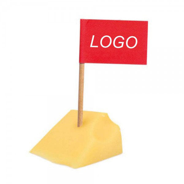 Zahnstocher mit Fähnchen „Logo“ – rotes Papierfähnchen auf Holzstäbchen, ca. 7 cm, beidseitig bedruckt, Beispiel auf Käsewürfel gesteckt in Wiesbaden von City Medien Einkaufswelt für Partner günstig kaufen, drucken lassen, online preiswert bestellen – Promotion, Catering, Gastronomiebedarf
