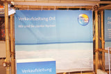 Displaystoff Banner – einseitig bedruckt, Frontansicht mit Strandmotiv und Firmenlogo, leichtes Textilbanner für Indoor-Präsentationen in Wiesbaden von City Medien Einkaufswelt für Partner günstig kaufen, drucken lassen, online preiswert bestellen – Stoffbanner, Textilbanner, Messebanner