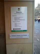 Acrylglas Schild – rechteckige Platte mit Praxisbeschriftung, Wandmontage mit Schrauben, wetterfest und transparent in Wiesbaden von City Medien Einkaufswelt für Partner günstig kaufen, drucken lassen, online preiswert bestellen – Firmenschilder, Praxisschilder, Türschilder