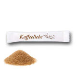 Rohrzuckersticks 3,6 g – weiße Portionssticks 10 x 2 cm mit Aufdruck „Kaffeeliebe“ und braunem Rohrzucker, beidseitig bedruckt in Wiesbaden von City Medien Einkaufswelt für Partner günstig kaufen, drucken lassen, online preiswert bestellen – Gastronomiebedarf, Catering, Werbemittel